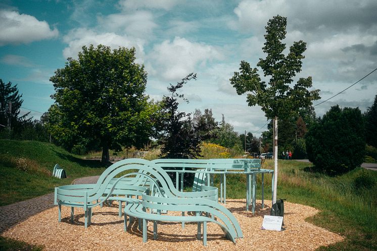 PurplePath__Modified Social Bench for Jahnsdorf #1__JeppeHein_FotoErnestoUhlmann(1).jpg