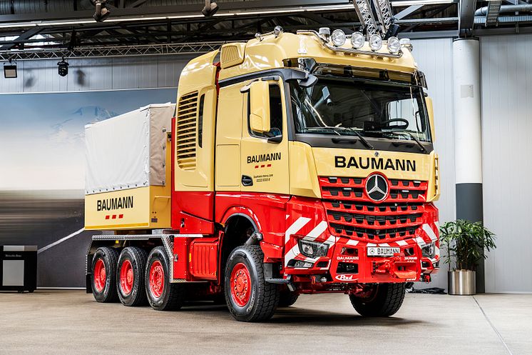 Paul Group baut Mercedes-Benz Schwerlast-Lkw um