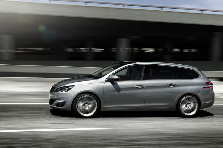 Nya Peugeot 308 SportWagon sida