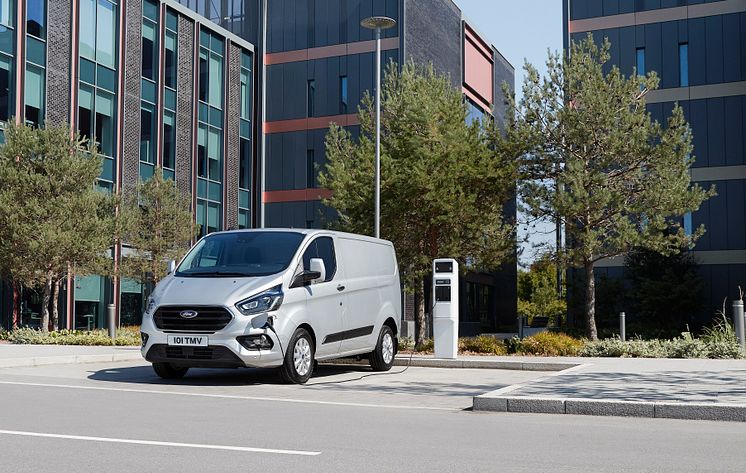 Ford reveals production version of new Transit Custom plug-in hybrid