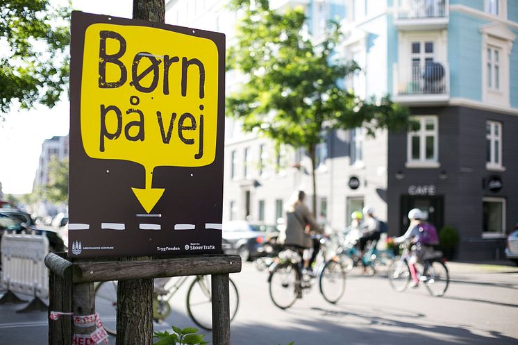 boern-paa-vej-plakat