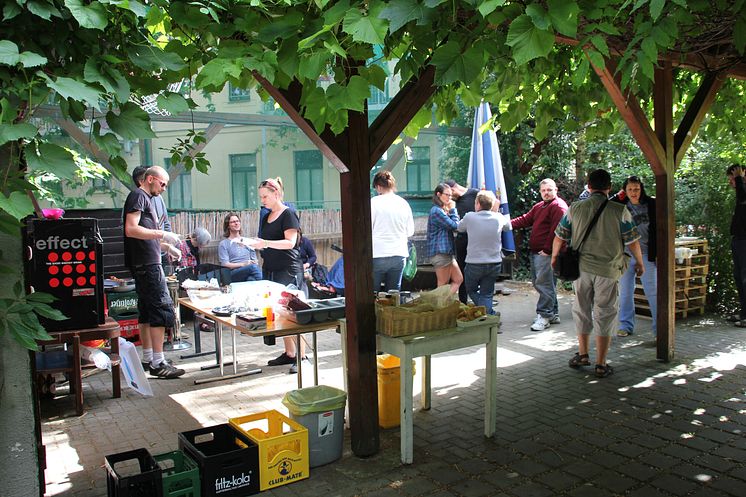 Frank Schmiade zeigt sein Bärenherz: Benefizgrillen in der Villa Leipzig