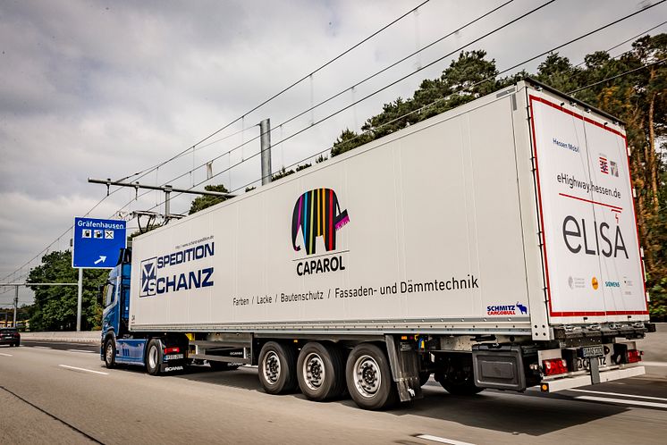 Scania R 450 Oberleitungs-Lkw der Spedition Schanz auf der E-Highway-Teststrecke der A5