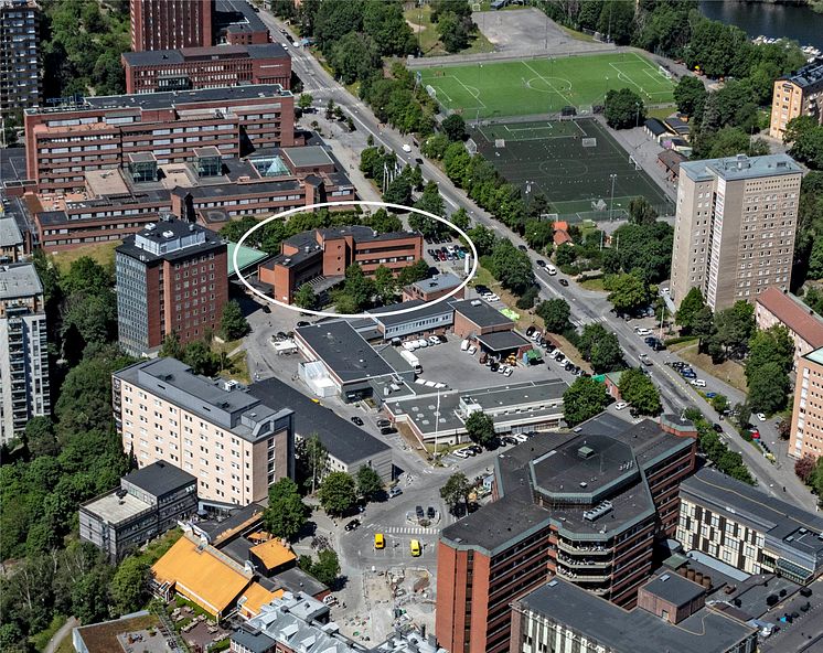 Byggnad 04 och byggnad 05 på S:t Görans sjukhusområde. Foto: Locum AB.