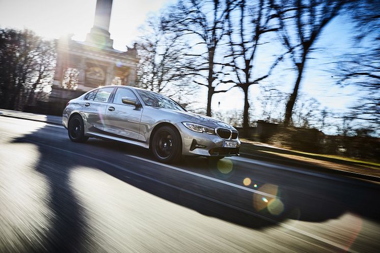 BMW 330e Sedan