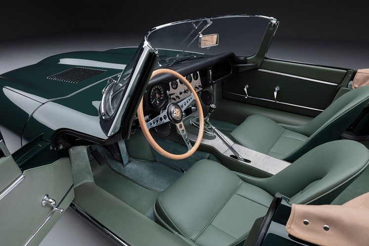 12 E-TYPE OTS interior 01