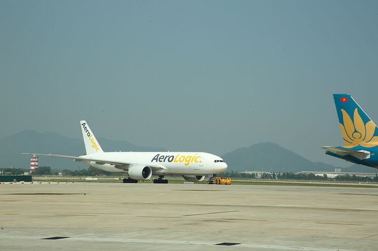 Arrival Taxiing 1 HAN Credit LCAG