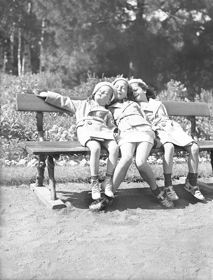 Barn i Slottskogen, 1938