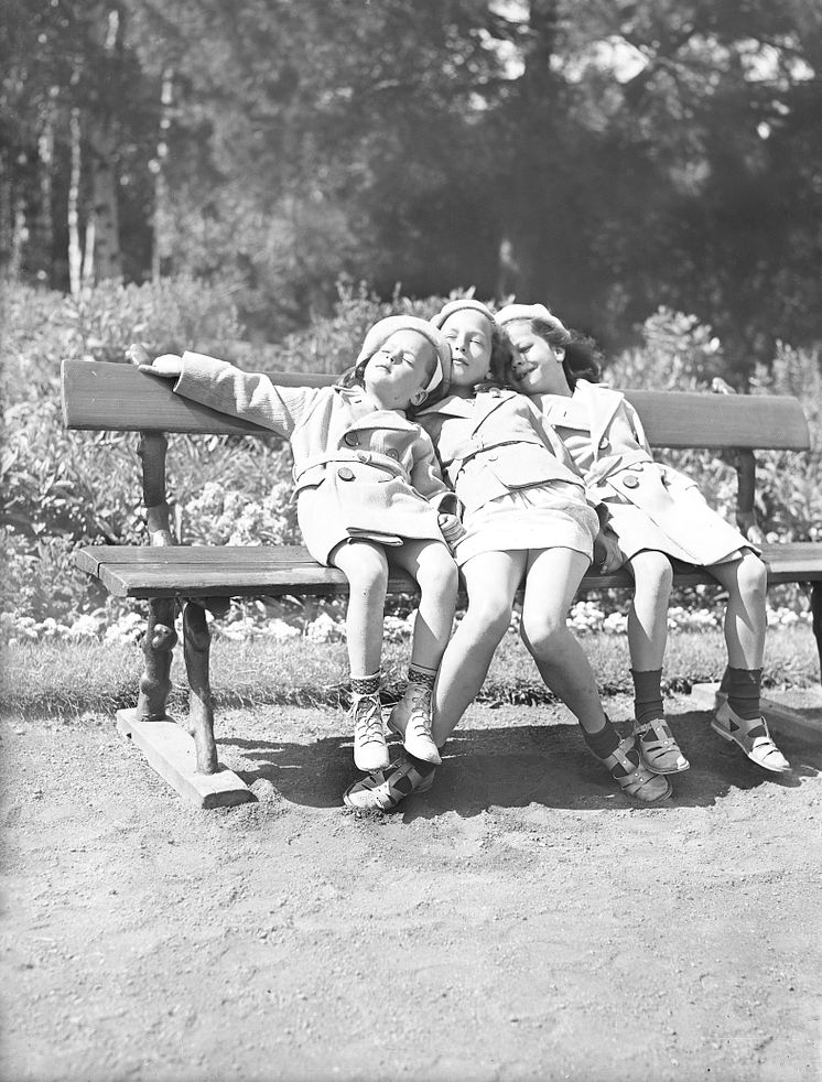 Barn i Slottskogen, 1938