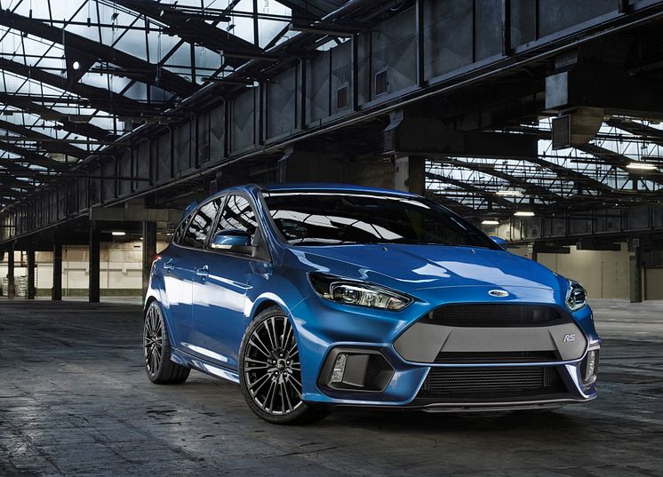 Ford viser nye Ford Focus RS; høyytelsesbil med innovativt firehjulsdrift-system