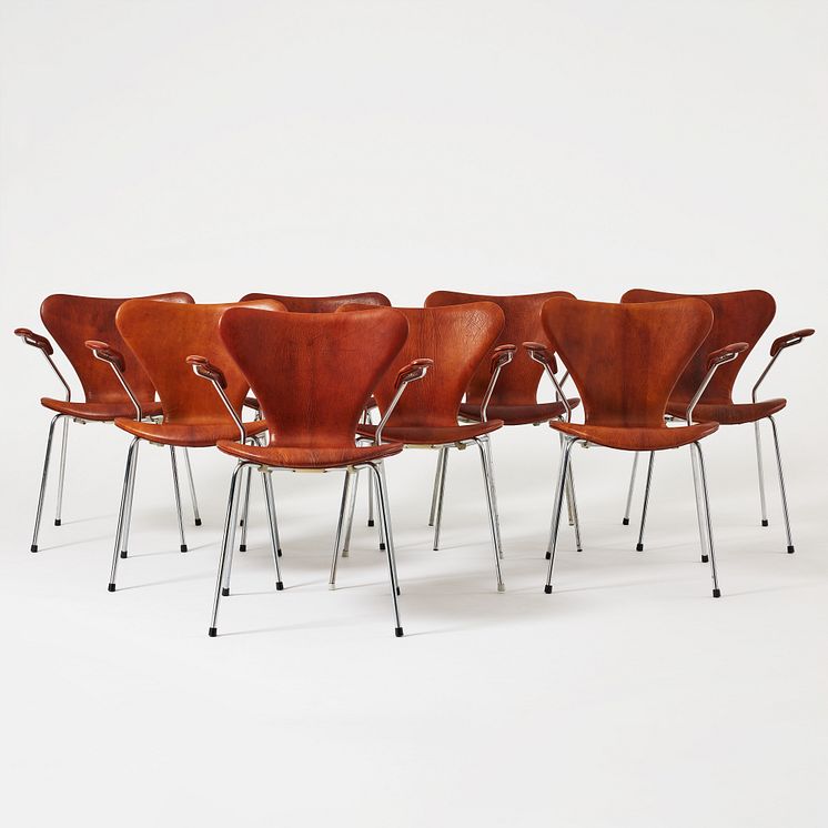 Karmstolar "Sjuan" av Arne Jacobsen