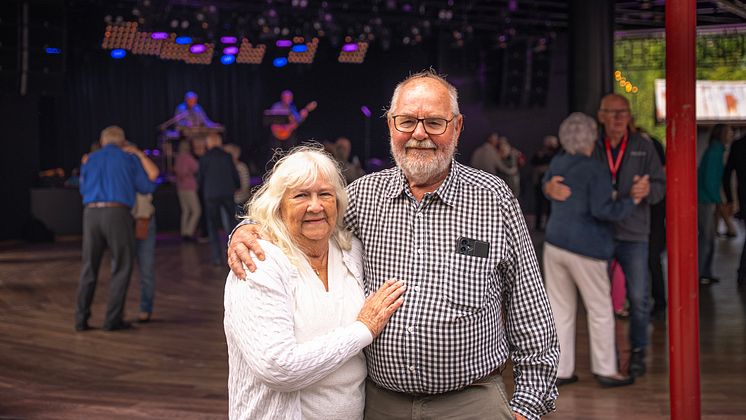 Glada dansgäster Gunnar Magnusson och Gunilla Andersson