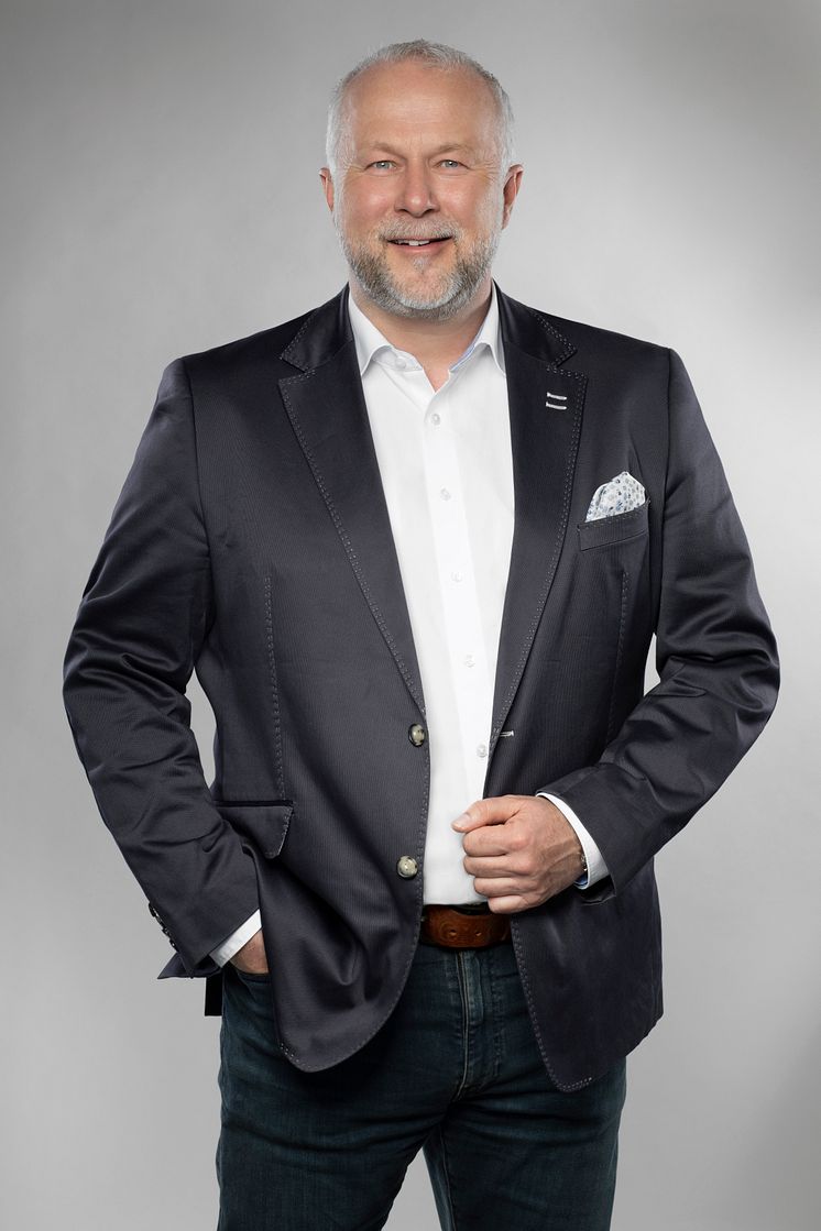 New Wave_Frank Geisler_Portrait.jpg