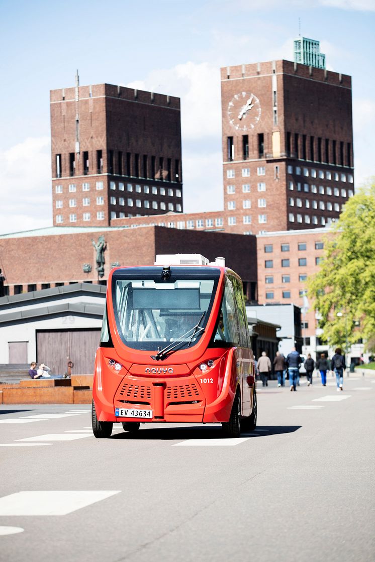 Bilde av selvkjørende buss på Akershusstranda