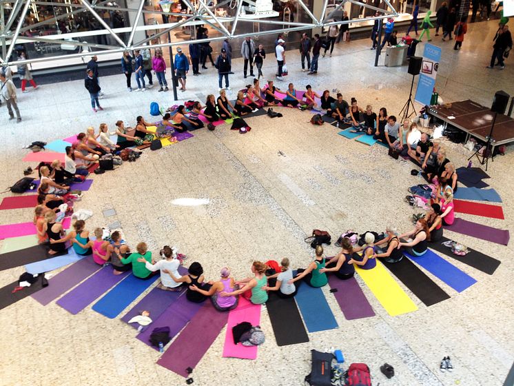 Fredsyoga på Internationella Fredsdagen