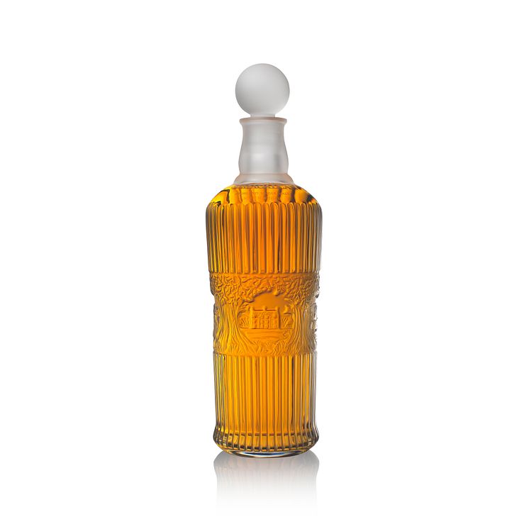 MAC2021-Tales-of-the-Macallan-Bottle-JPEG_5000x5000_@300dpi.jpg