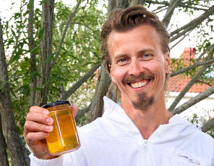 Paul Svensson med egen honung