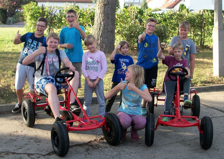 Cochlear spendet dem Kinder- und Jugendhaus Merseburg