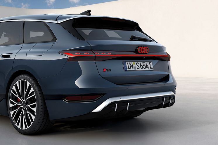 Audi S6 Avant e-tron - lys i ringene for første gang