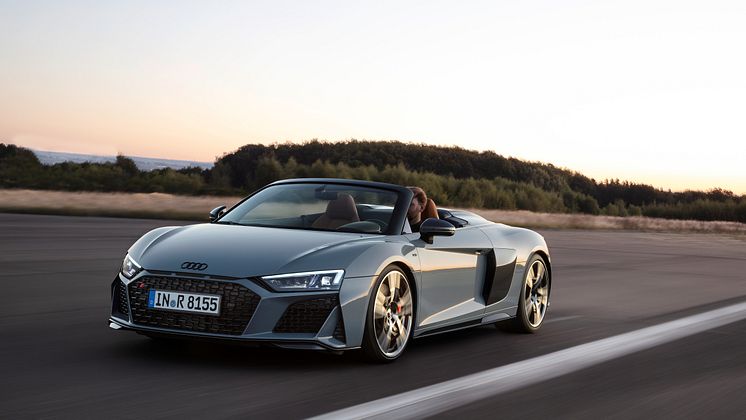 Audi R8 Spyder (Kemora gray metallic) dynamisk billede