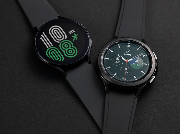 1. Galaxy Watch4_Product_Series1.jpg