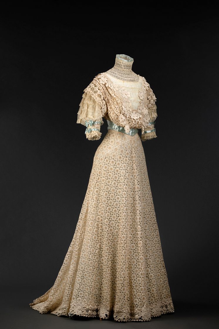 Augusta Lundin, klänning från 1904 som tillhört Blanche Bonde.