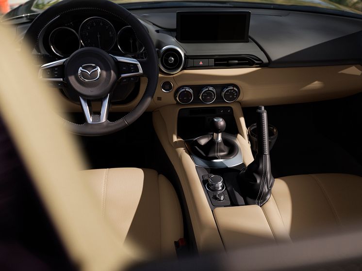 2024_Mazda_MX-5_Global_int_ (1)