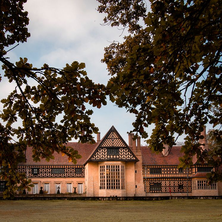 Schloss Cecilienhof im Herbst.jpg