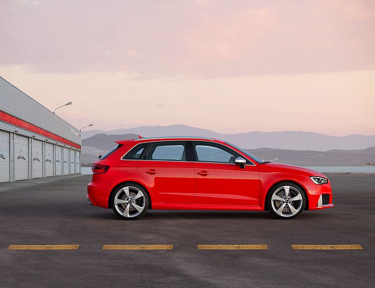 Audi RS 3 Sportback side