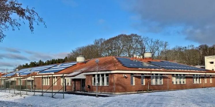 solceller-pa-sinntorpsskolan-molndal-810x405-1-jpg