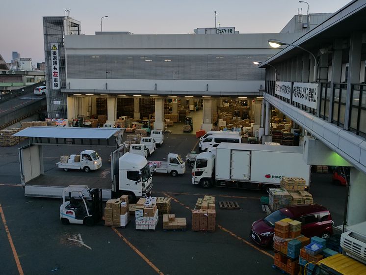 NGK In front of the fresh produce building at Nagoya Central Wholesale Market Main Office