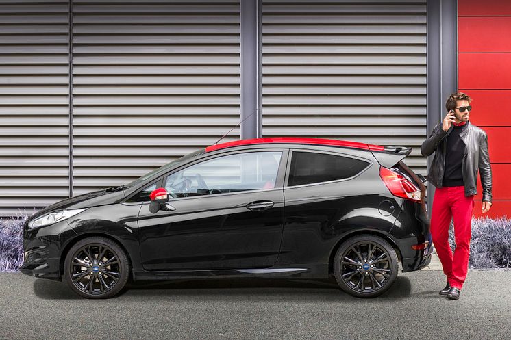 FORD FIESTA BLACK EDITION - 3