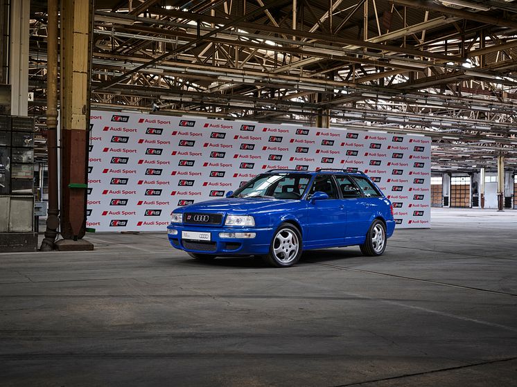 Audi RS 2 Avant, nogaroblå