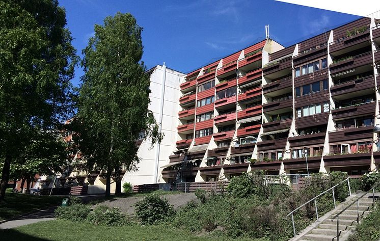 Foto av fasade Sofienberggata 7 før rehabilitering