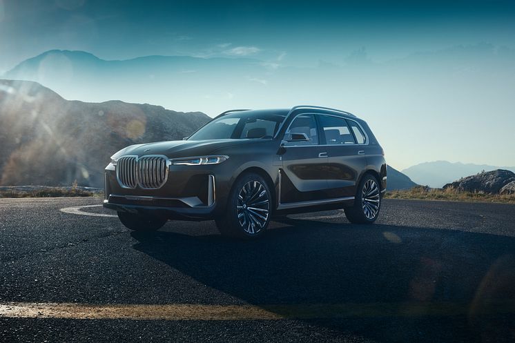 BMW Concept X7 iPerformance