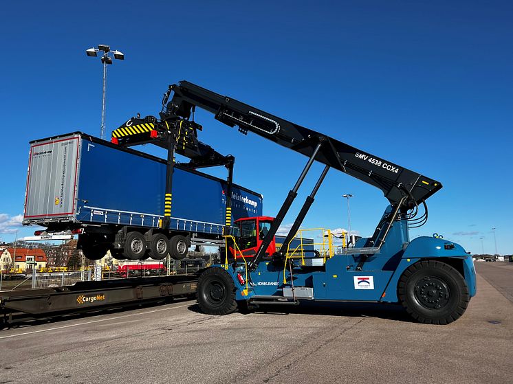 New reach stacker Port of Trelleborg