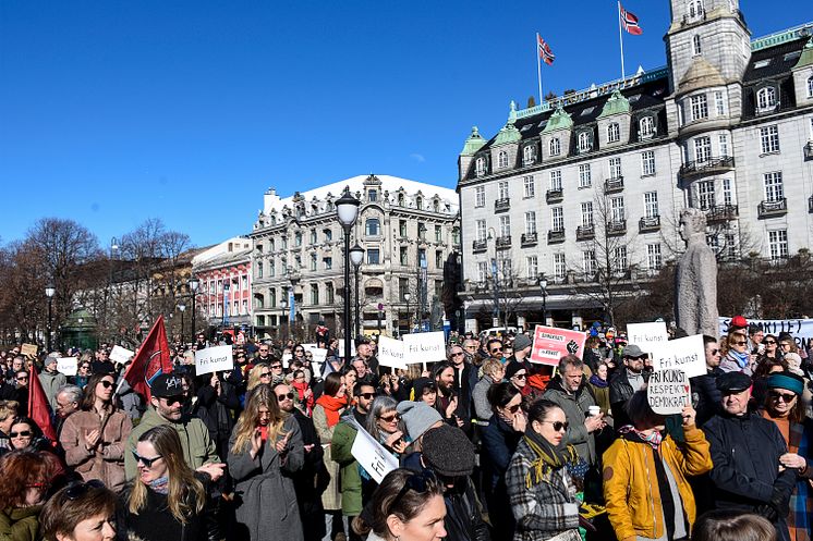 Forsvar kunstnerisk ytringsfrihet – solidaritet med kunstnerne