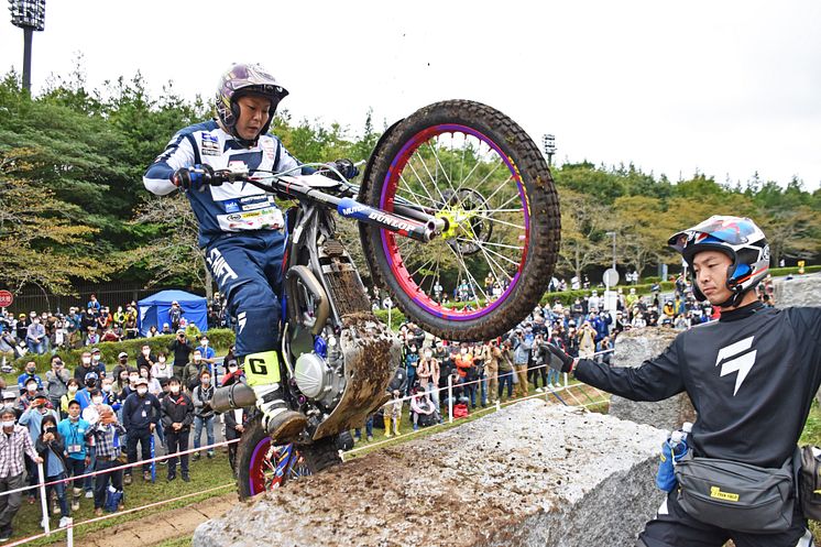 2020092806_006xx_JTR_Rd1_野崎選手_4000