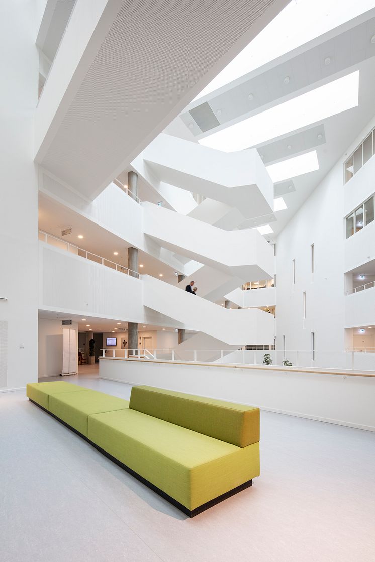 Center for Sundhed Holstebro, atrium sofa