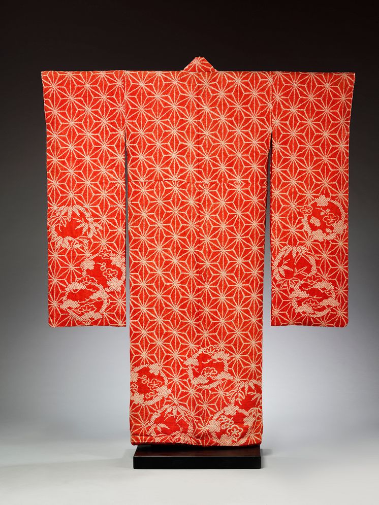 Kimono_red_Victoria and Albert