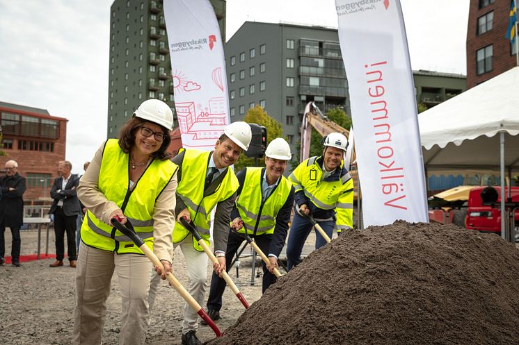  Första spadtaget för Riksbyggens kv Futura i Lindholmshamnen, Göteborg