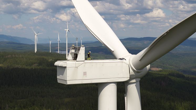 Odal Vindkraftverk består av totalt 34 vindturbiner, fordelt med 11 på Engerfjellet og 23 på Songkjølen