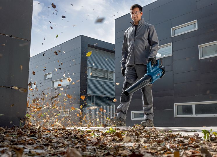 Leafblower GBL 18v-750 Professional application