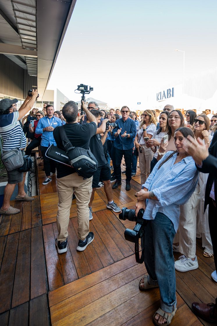 Hundreds of customers showed up for the opening.jpg