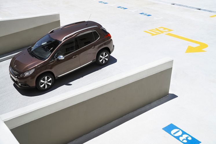 Sverigepremiär för nya crossovern Peugeot 2008