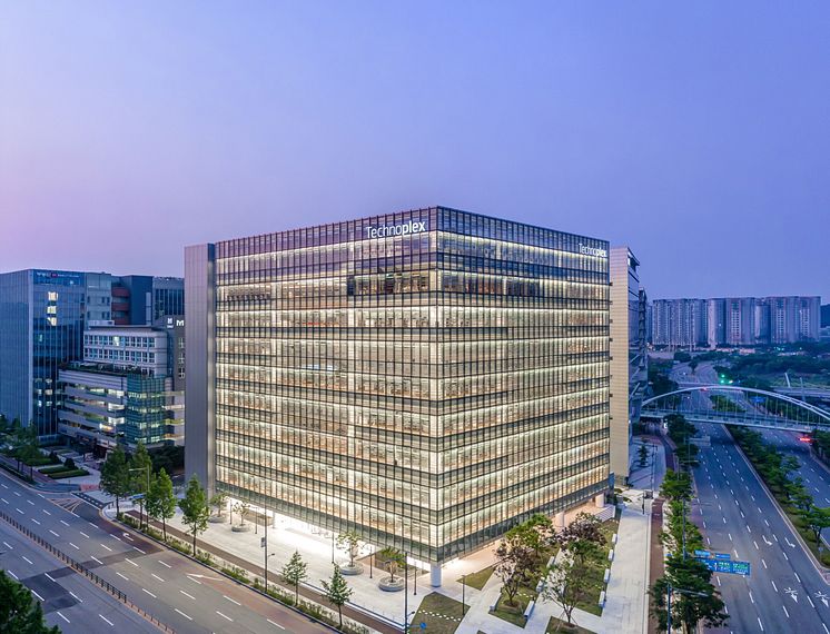 Hankook_and_Company_headquarters_office.jpg