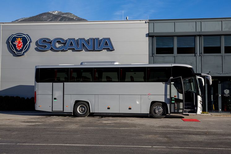 Neuer Scania Bus für polizeiliche Transporte