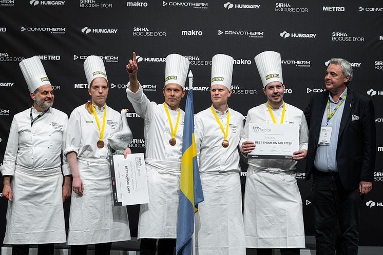 Team Sweden mottar prisest för bästa fat