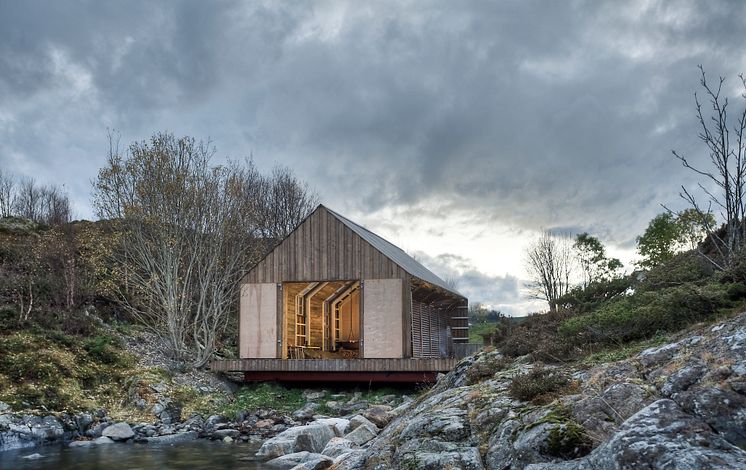 Traditionell norwegisches Bootshaus - Kebony Fassade