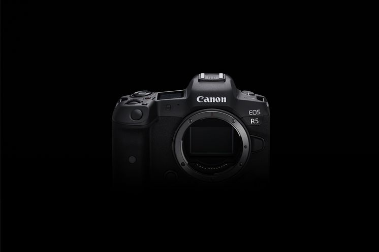 Canon EOS R5_BK_TheFront_Body_2